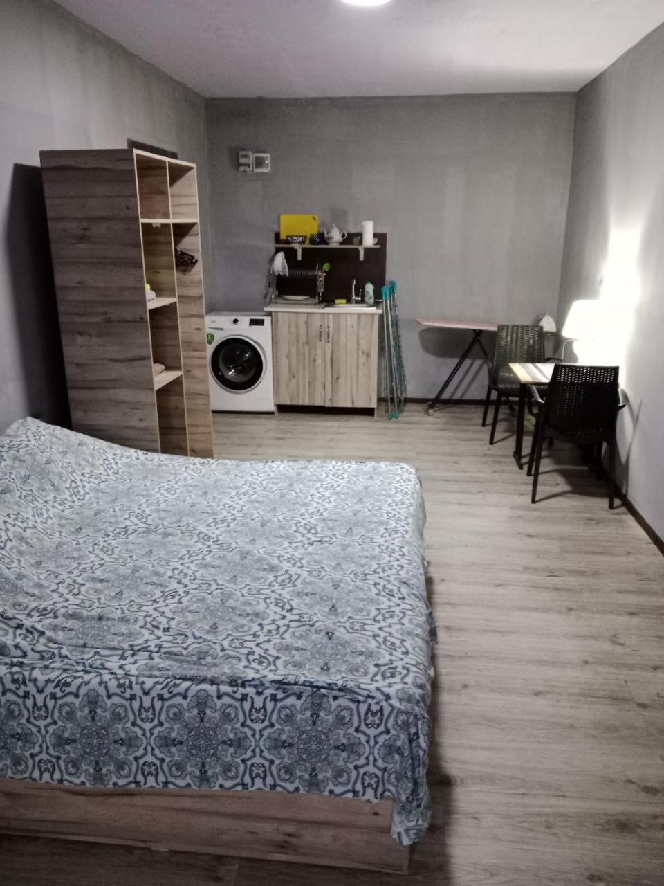 Ferienwohnung A Cozy Bedsit! Taschkent Exterior foto